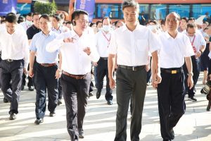 任珠峰副省長率江西省工業(yè)強省推進大會考察團 蒞臨仁和集團參觀考察